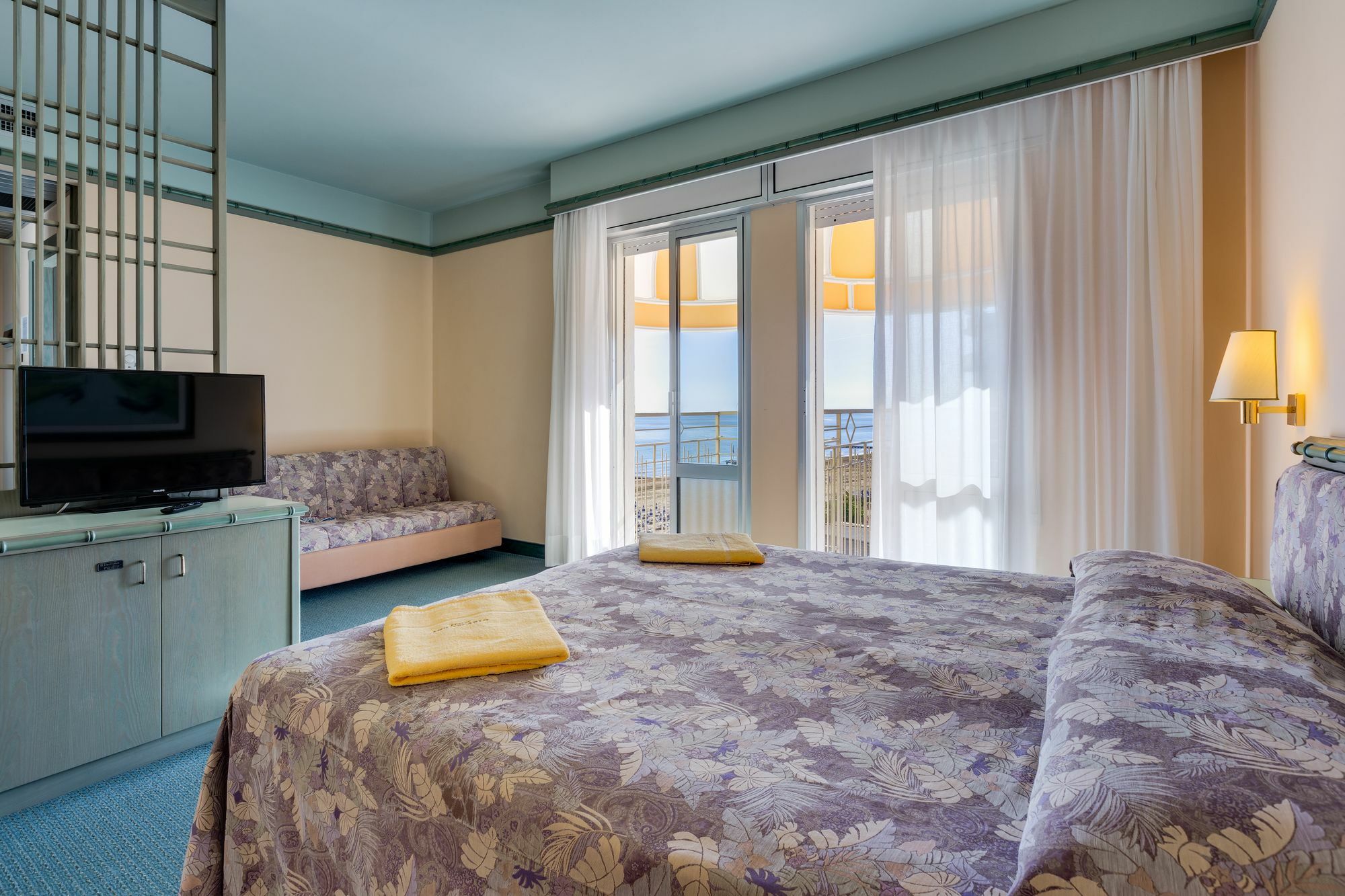 Hotel Montecarlo Лидо-ди-Езоло Экстерьер фото